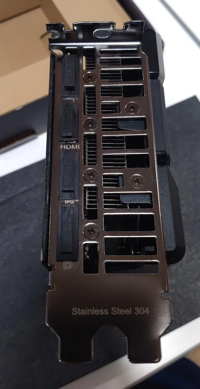 ASUS Grafikkarte DUAL-RX7600-08G-EVO