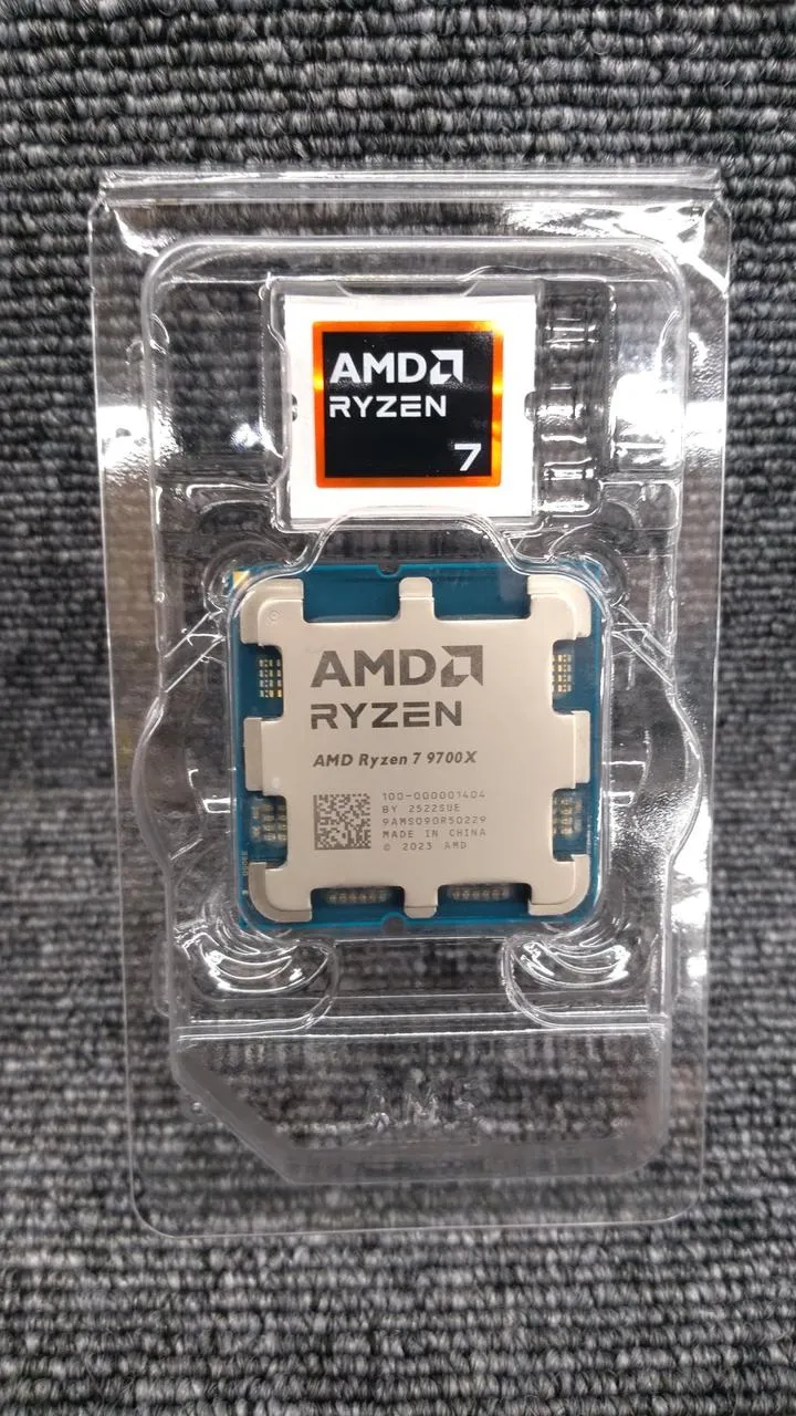 AMD CPU RYZEN7 9700X