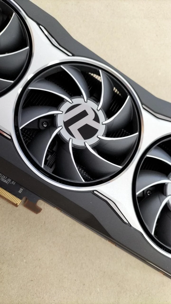 ATI-Grafikkarte: RX6800 16 GB