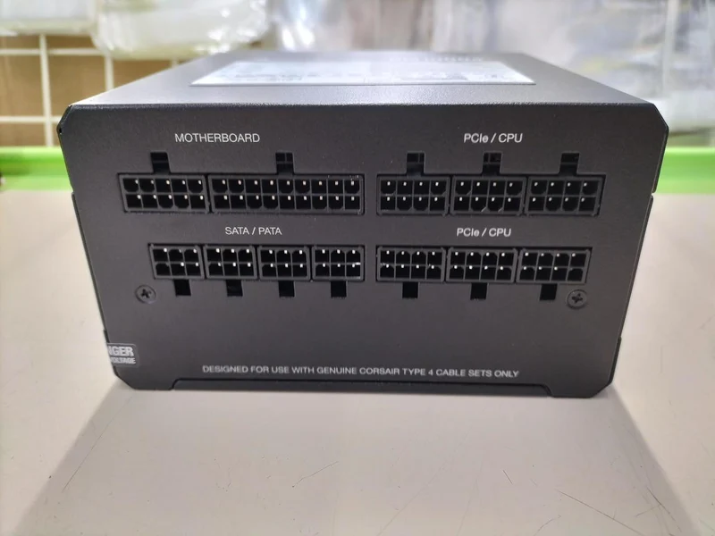 CORSAIR PC-Netzteil: RM1000E
