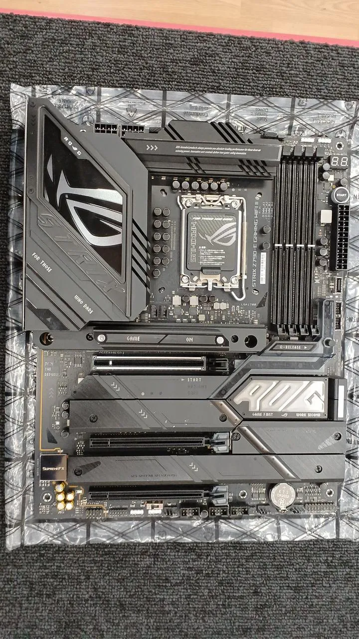 ASUS Motherboard ROG STRIX Z790-E GAMING WIFI II