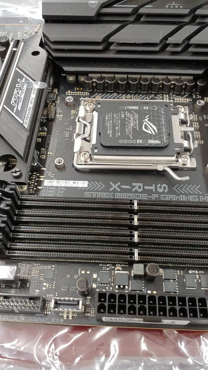 ASUS Mainboard ROG STRIX B650E-F GAMING WIFI