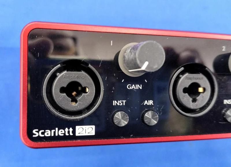FOCUSRITE Audio-Interface-Set SCARLETT 2I2 STUDIO 3. Generation