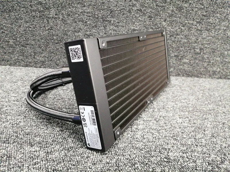 CORSAIR Simple Wasserkühlung für CPUs ICUE H100I ELITE CAPELLIX XT