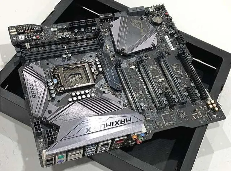 ASUS Intel-kompatibles Motherboard ROG MAXIMUS X APEX