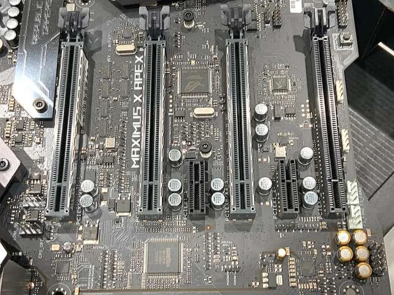ASUS Intel-kompatibles Motherboard ROG MAXIMUS X APEX