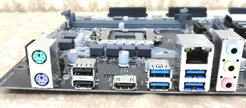 [SCHROTT] ASUS Mainboard B250 MINING EXPERT