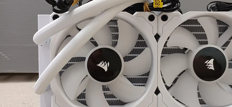 [SCHROTT] CORSAIR Wassergekühlter CPU-Kühler RWF0047