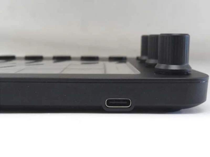 RAZER STREAM CONTROLLER RZ20-04350100-R3M1
