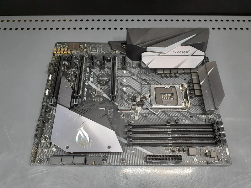 ASUS Mainboard STRIX Z370-F