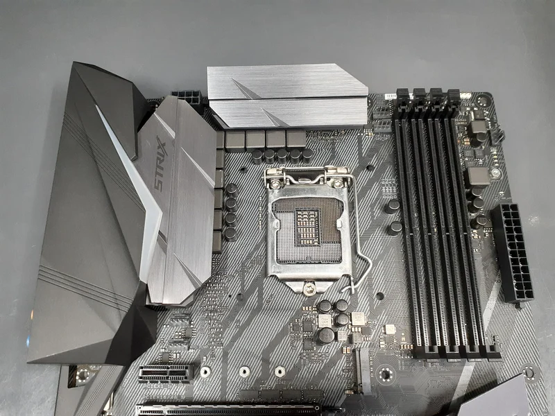 ASUS Mainboard STRIX Z370-F