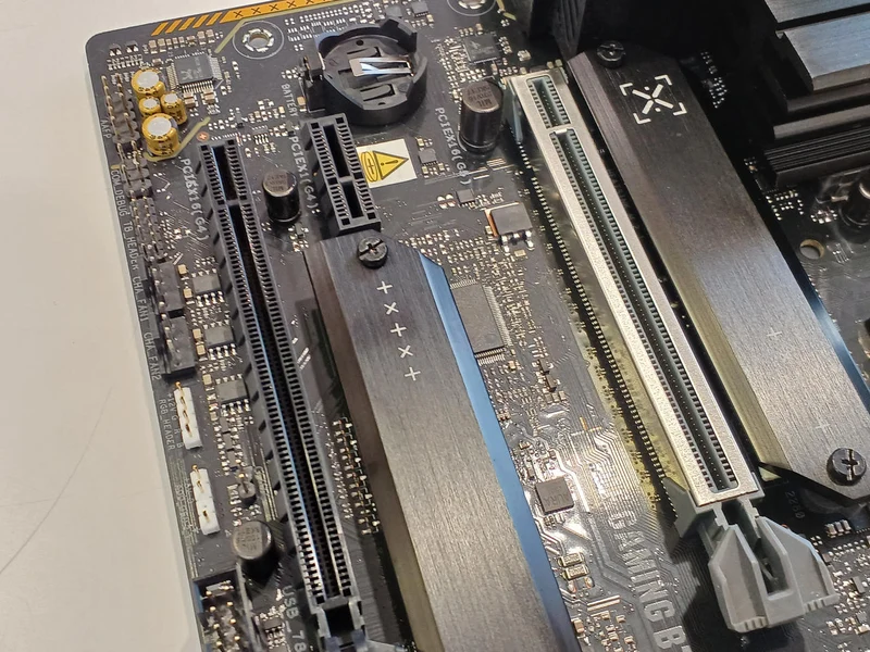 [SCHROTT] ASUS Mainboard TUF GAMING B760M-PLUS