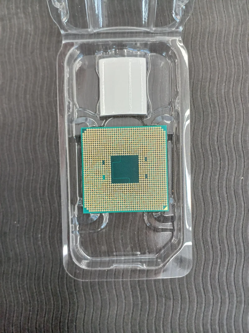 AMD ATHLON 200GE