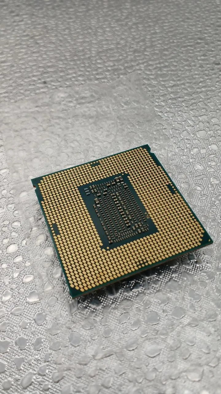 Intel Core i7 9700 CPU