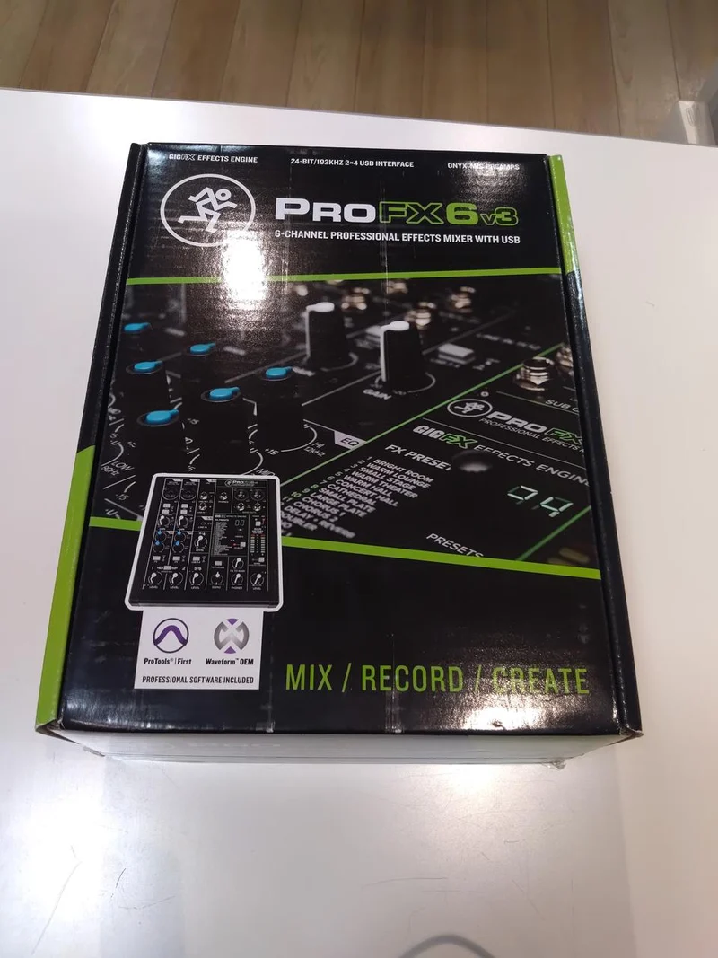 MACKIE FX-ausgestatteter analoger Mixer PROFX6V3