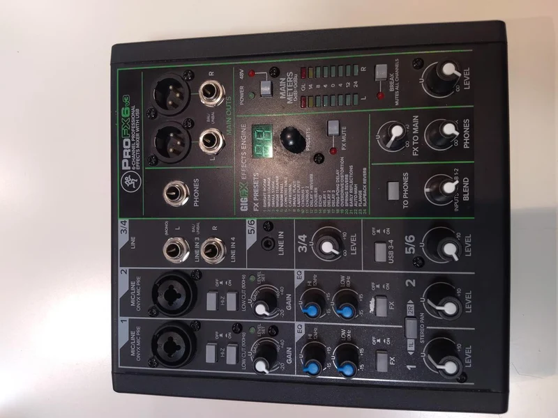MACKIE FX-ausgestatteter analoger Mixer PROFX6V3