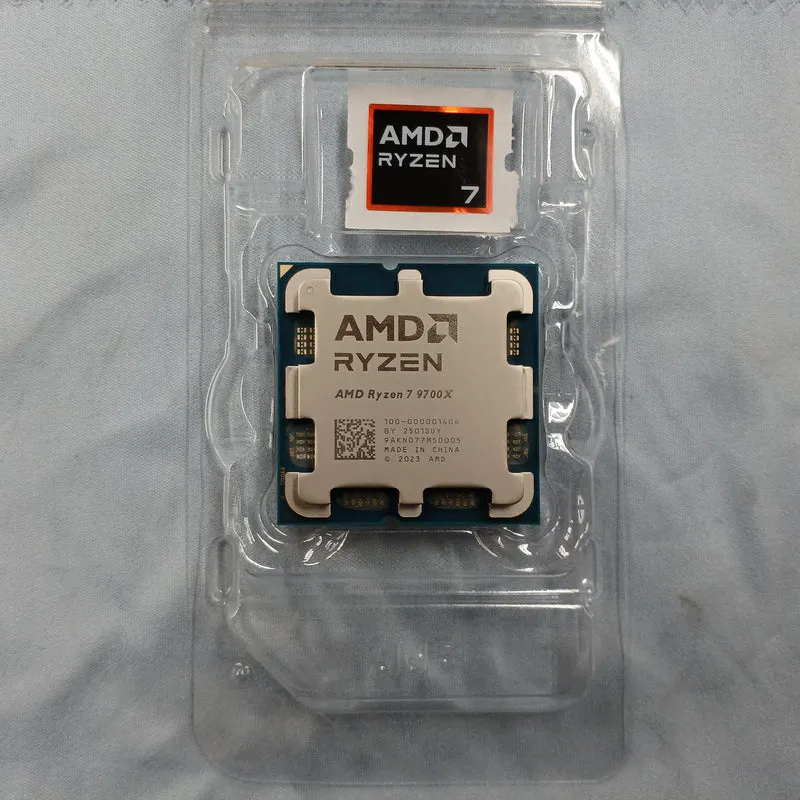 AMD CPU RYZEN 7 9700X