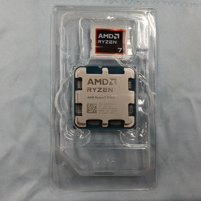 AMD CPU RYZEN 7 9700X