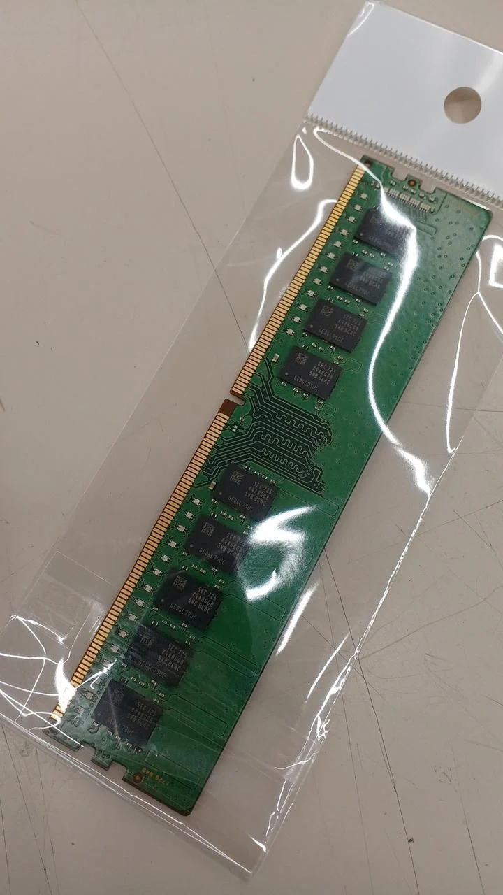SAMSUNG Desktop-Speicher (DDR4 16 GB) M391A2K43BB1-CRCQ
