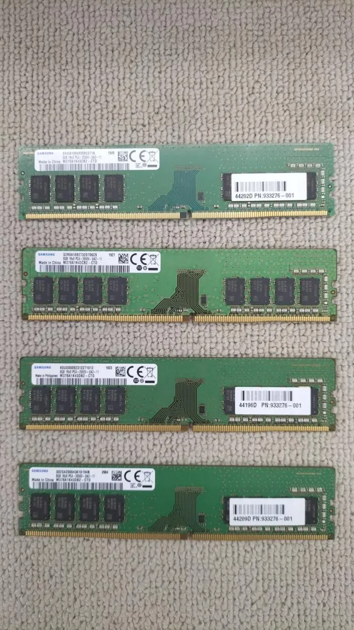 [SCHROTT] SAMSUNG DDR4 8GB (4 Stück) PC4-2666V-UA2-11
