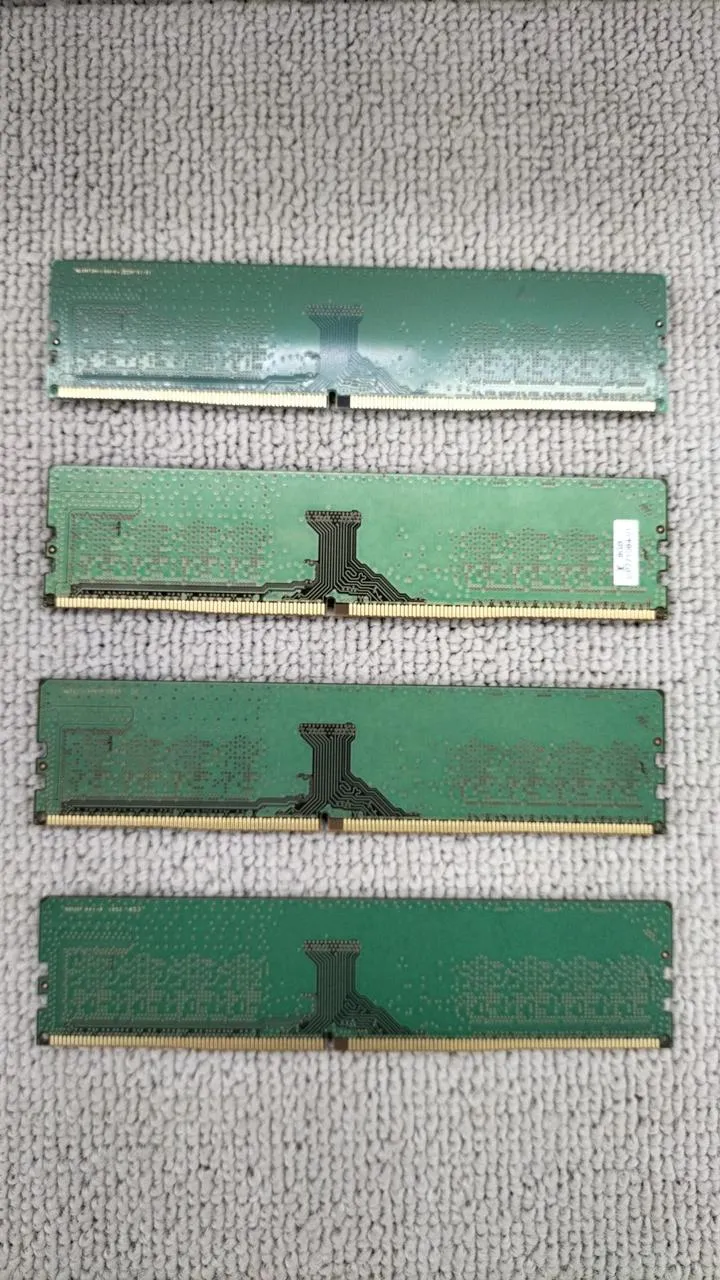 [SCHROTT] SAMSUNG DDR4 8GB (4 Stück) PC4-2666V-UA2-11