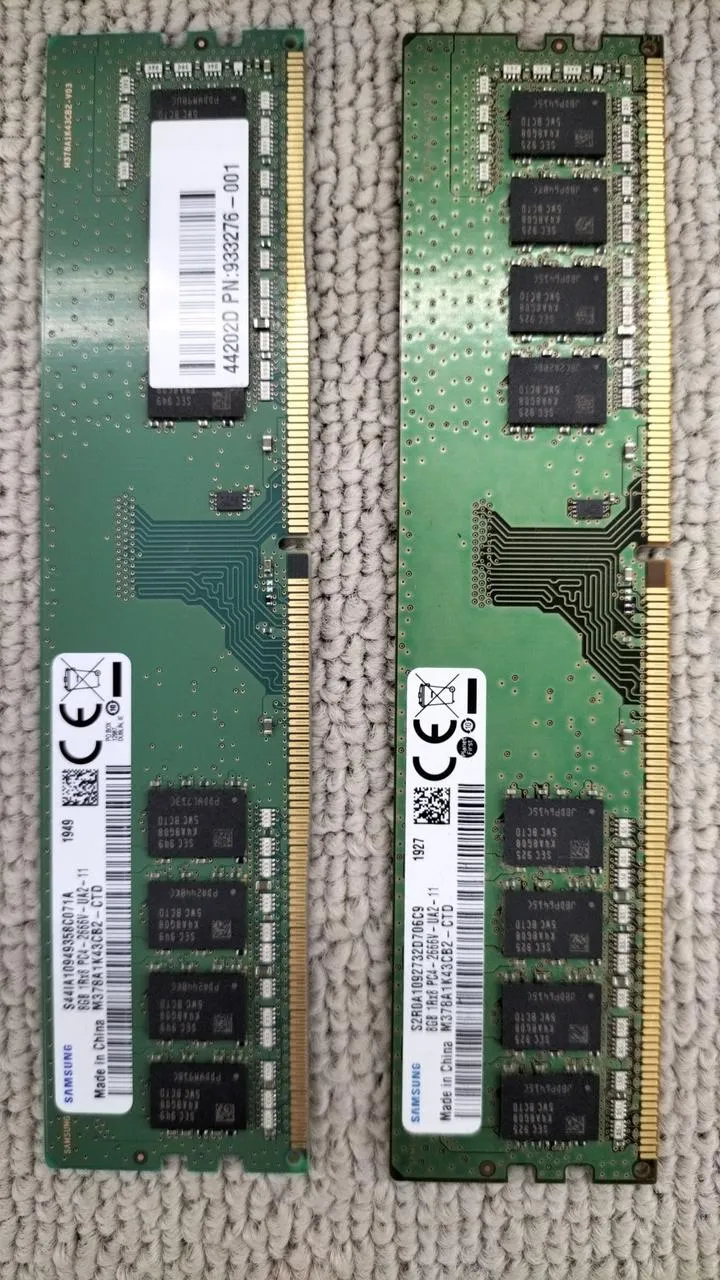 [SCHROTT] SAMSUNG DDR4 8GB (4 Stück) PC4-2666V-UA2-11