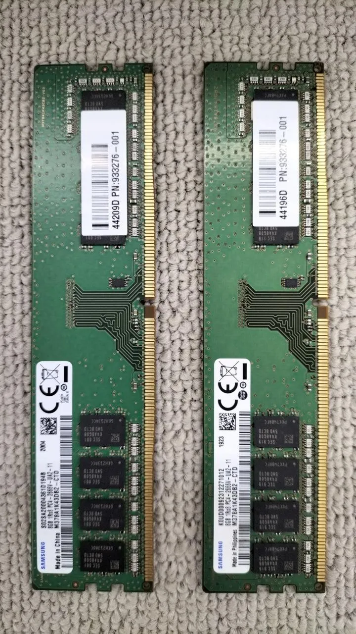 [SCHROTT] SAMSUNG DDR4 8GB (4 Stück) PC4-2666V-UA2-11