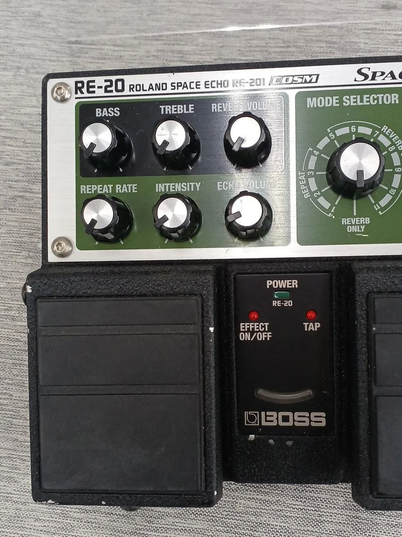 BOSS Space Echo RE-20