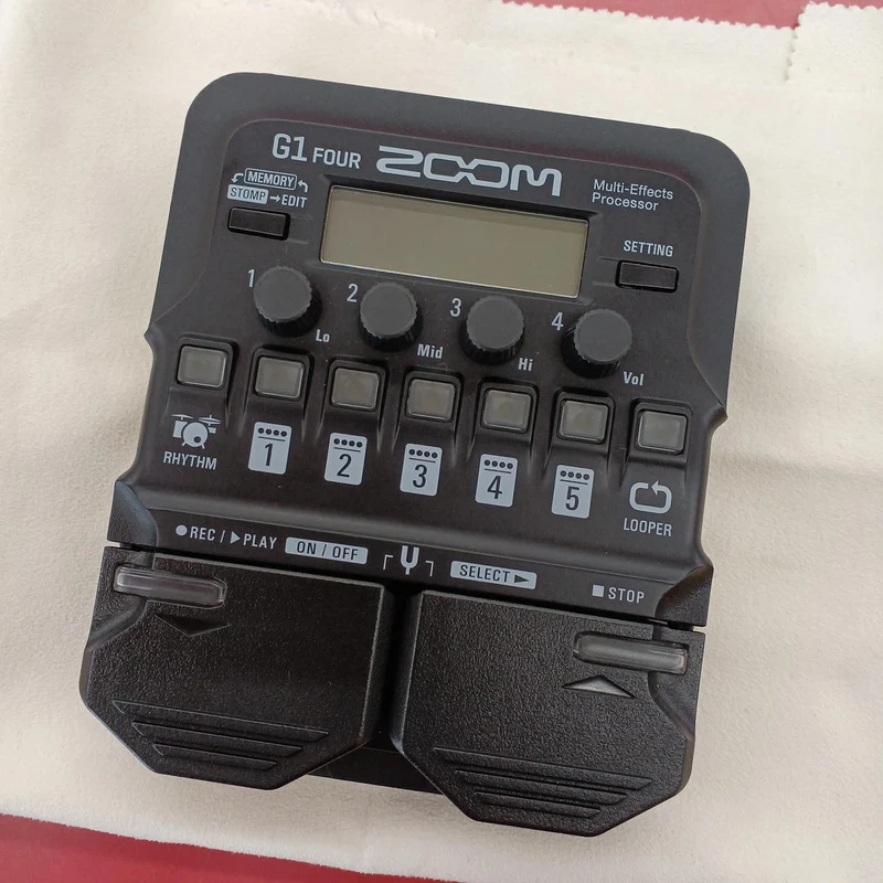 ZOOM Multi-Effekte G1 FOUR