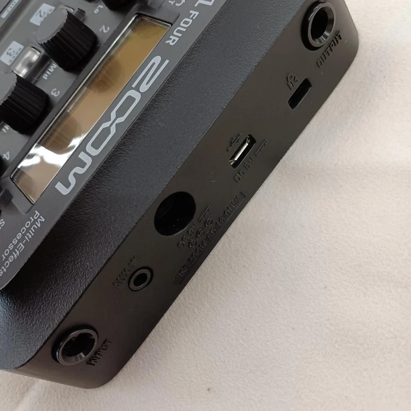ZOOM Multi-Effekte G1 FOUR