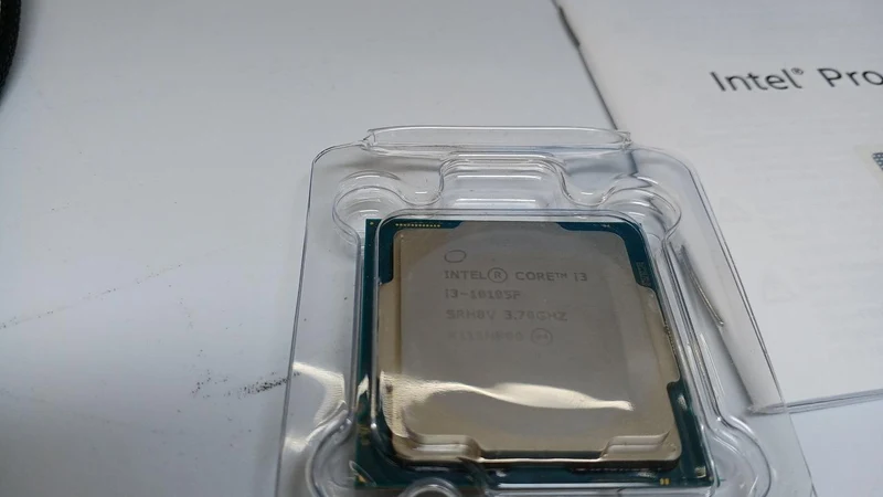 Intel CPU Core i3-10105F/3.7 GHz/6 MB