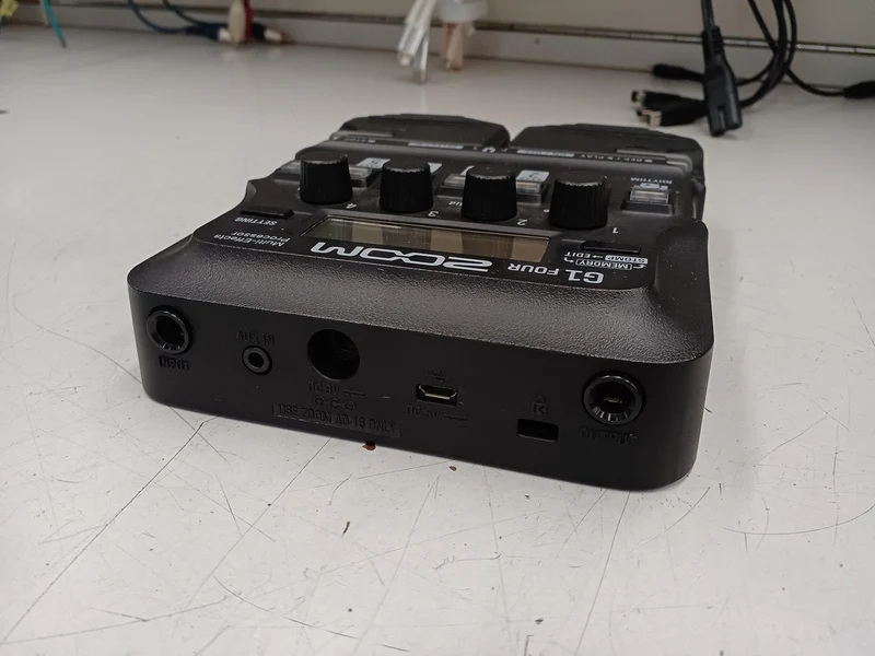 ZOOM Multi-Effekte G1 FOUR