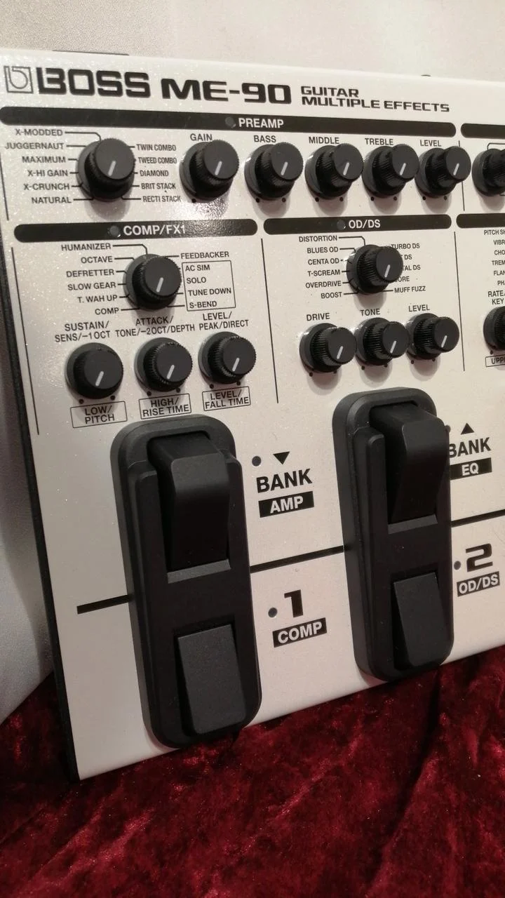 BOSS Multi-Effektpedal ME-90-WH