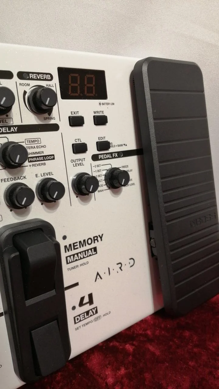 BOSS Multi-Effektpedal ME-90-WH