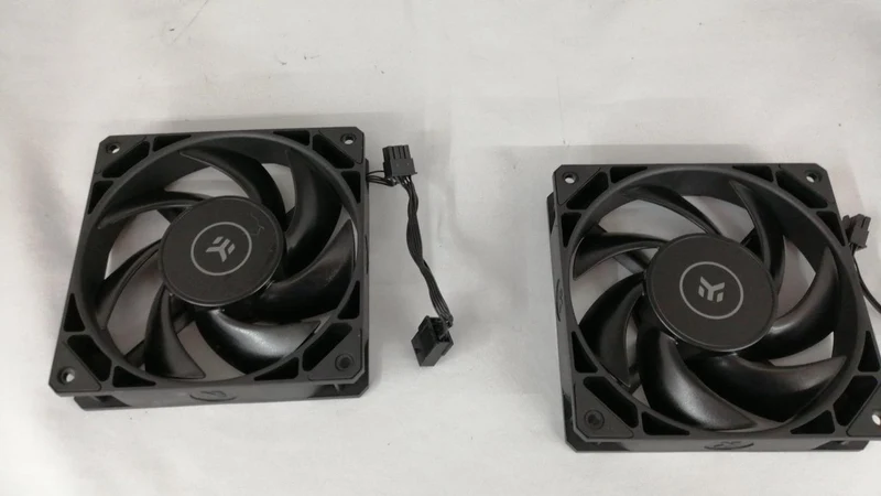 EKWB Wassergekühlter CPU-Kühler EK-NUCLEUS AIO CR240 DARK