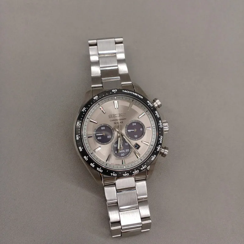 SEIKO Solar Chronograph V175-00A0