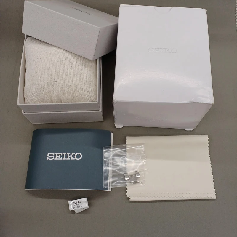 SEIKO Solar Chronograph V175-00A0