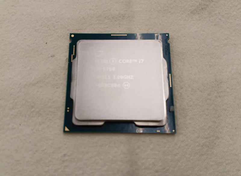 Intel Core i7-9700 CPU