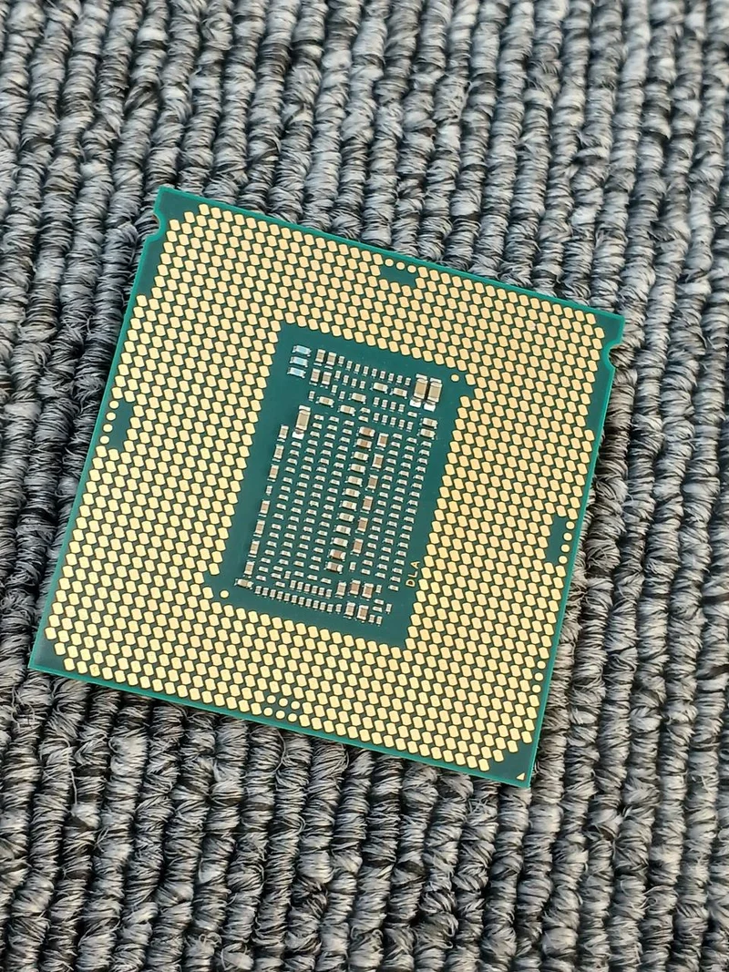 Intel Core i7-9700 CPU