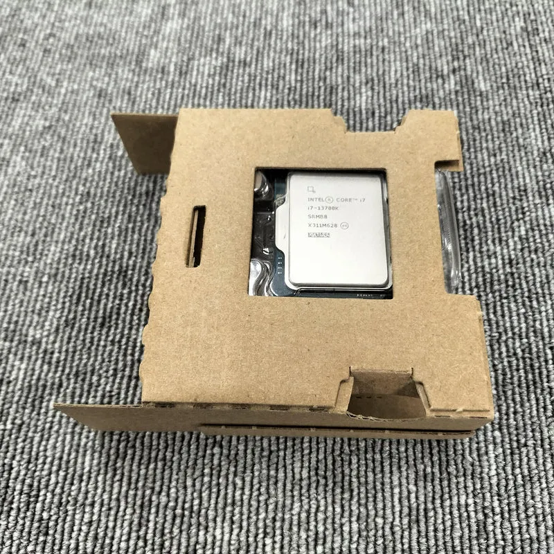 Intel [16 Kerne, 24 Threads] Intel i7-13700K Core i7-13700K