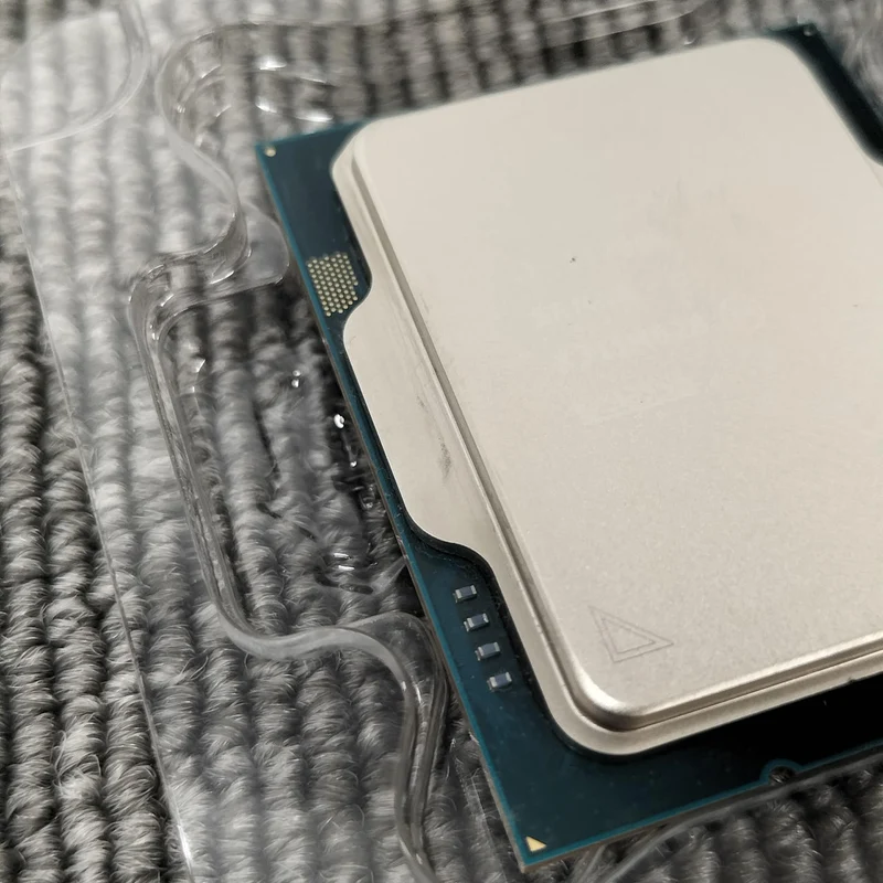 Intel [16 Kerne, 24 Threads] Intel i7-13700K Core i7-13700K