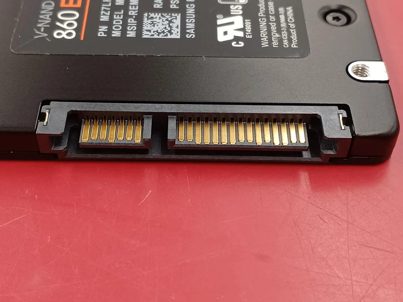 SAMSUNG SSD MZ-76E1T0