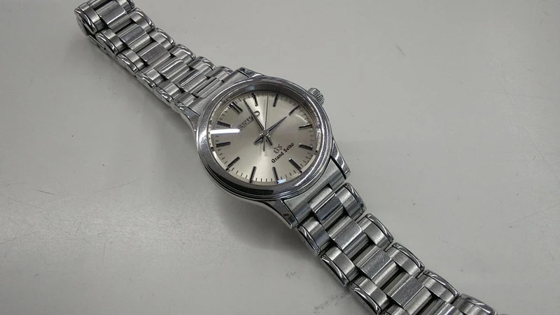SEIKO Quartz 3F81-0A10