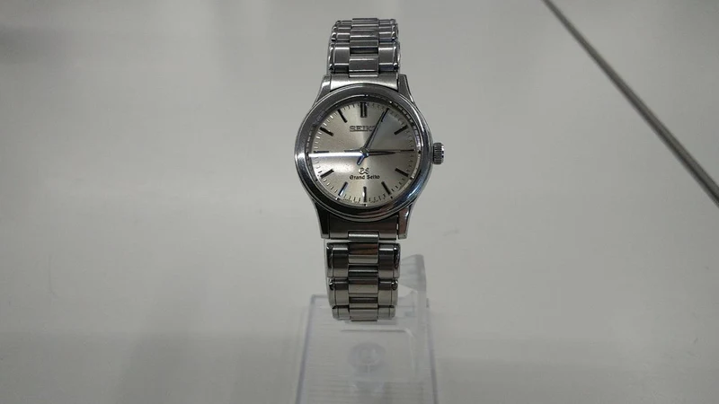 SEIKO Quartz 3F81-0A10