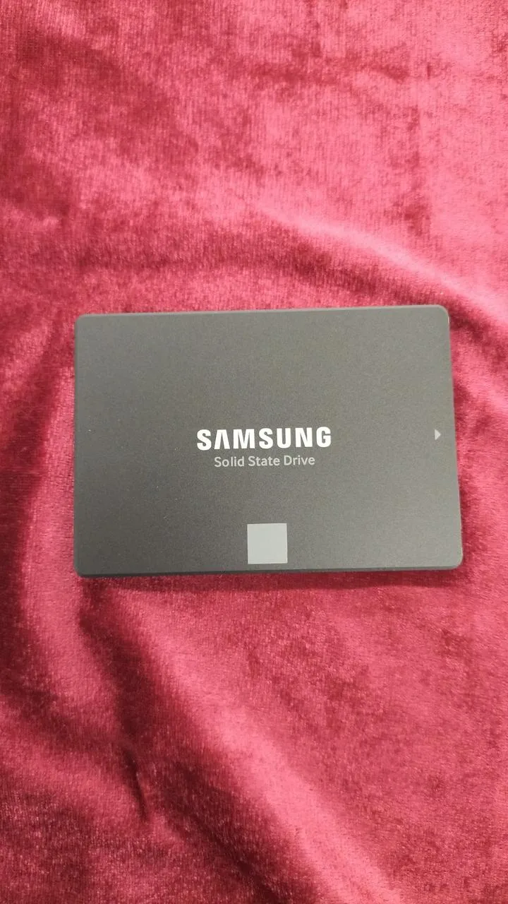 SAMSUNG SSD 4 TB MZH76E4T0