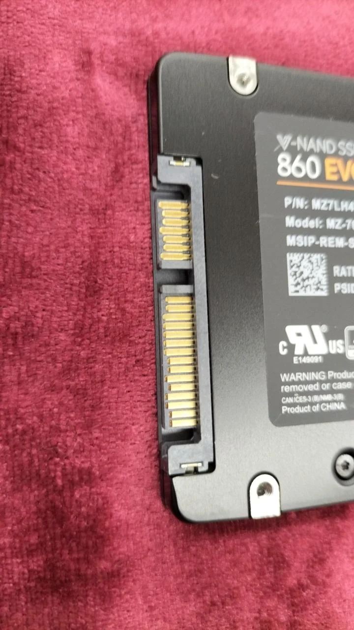 SAMSUNG SSD 4 TB MZH76E4T0