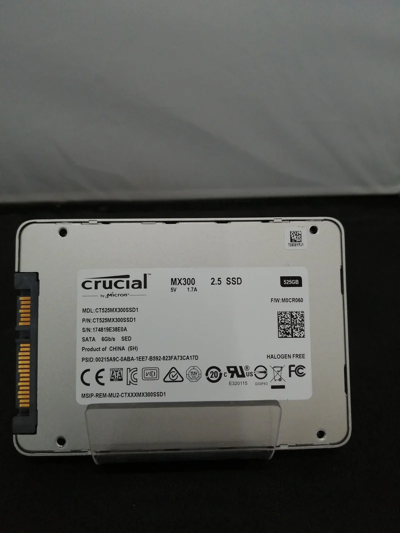 CRUCIAL SSD 2.5 Zoll (525 GB) CT525MX300SSD1