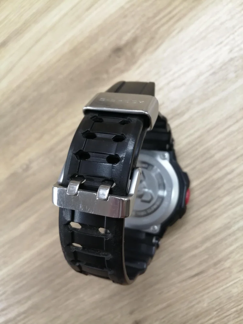 CASIO G-SHOCK BLK/GW-A1000/Kratzer