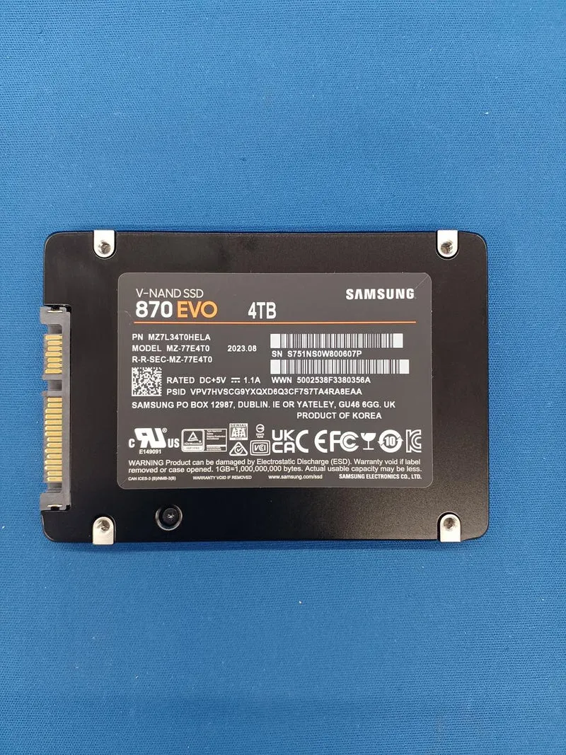 SAMSUNG SATA SSD MZ-77E4T0