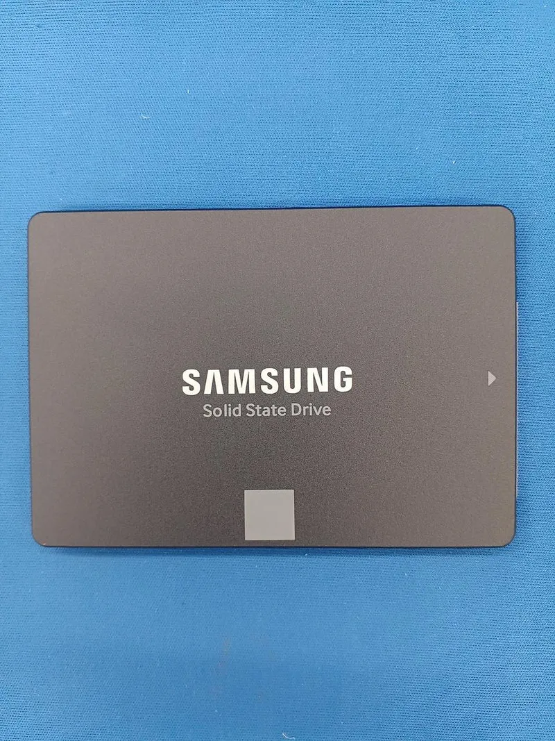 SAMSUNG SATA SSD MZ-77E4T0
